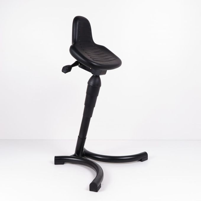 Industriell sitzen Sie Stand-Schemel-verstellbare Seat-Höhe mit schwarzer Sprühstahlbasis
